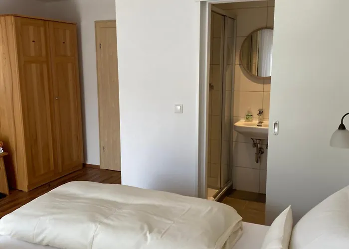 Konukevi Cafe Eckerbrunn 4*
