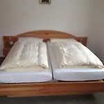 Πανσιόν Cafe Eckerbrunn 4*